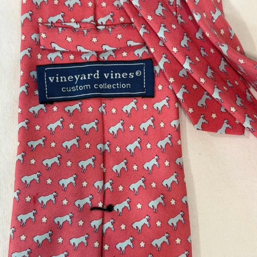 Vineyard Vines All Over Print Texas Lone Star State Red and Blue Horse Silk Tie